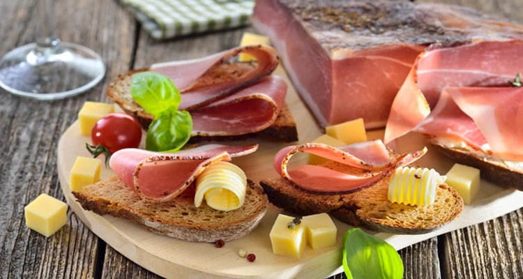 Zwischen Würze, Wissen und Handwerk: Schinken, Speck & Co.
